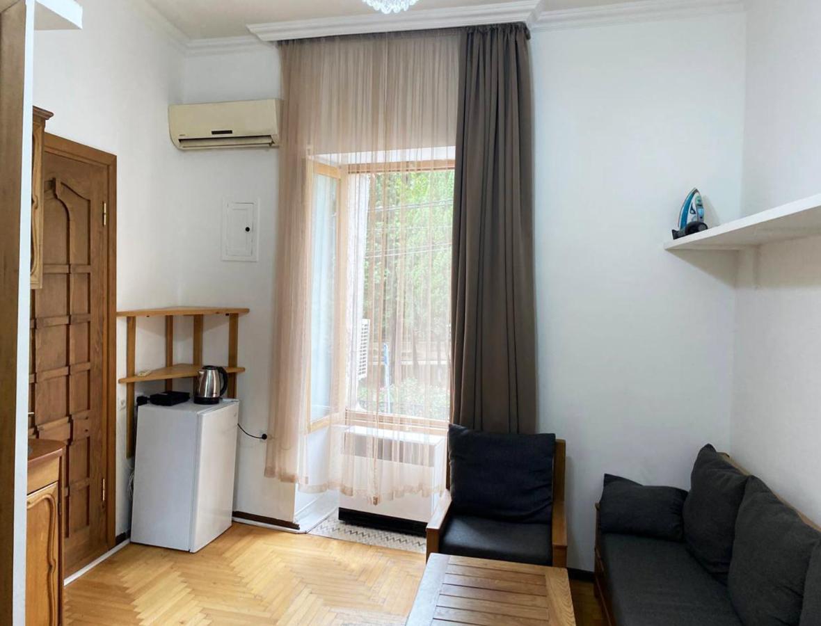 Pretty House Appartement Tbilisi Buitenkant foto