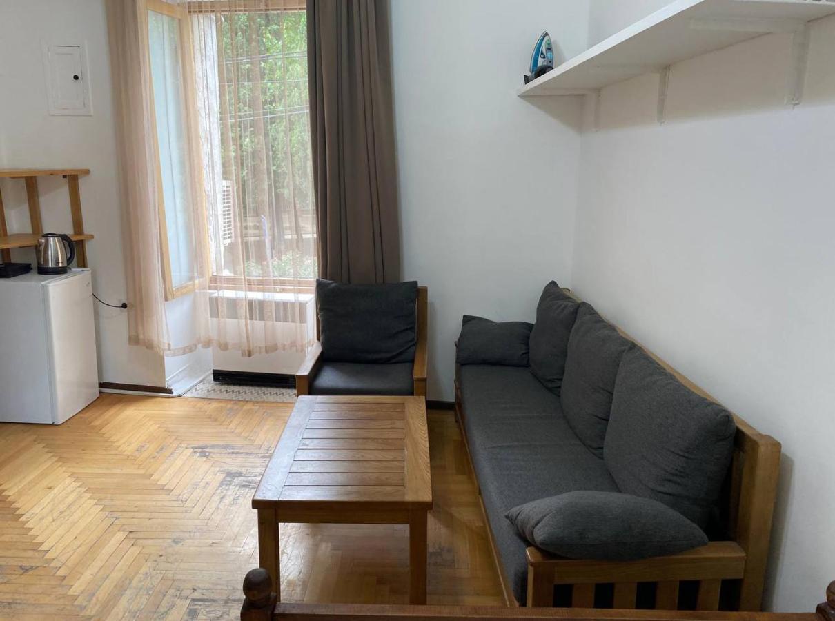 Pretty House Appartement Tbilisi Buitenkant foto